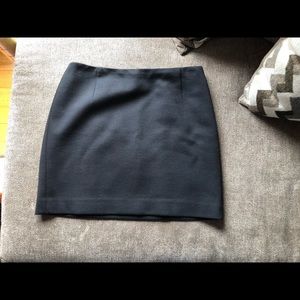 Tahari size 2 skirt
